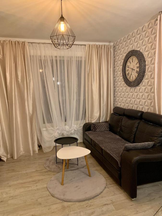 Uroczy Apartament Z Patio Szczecin Exterior foto