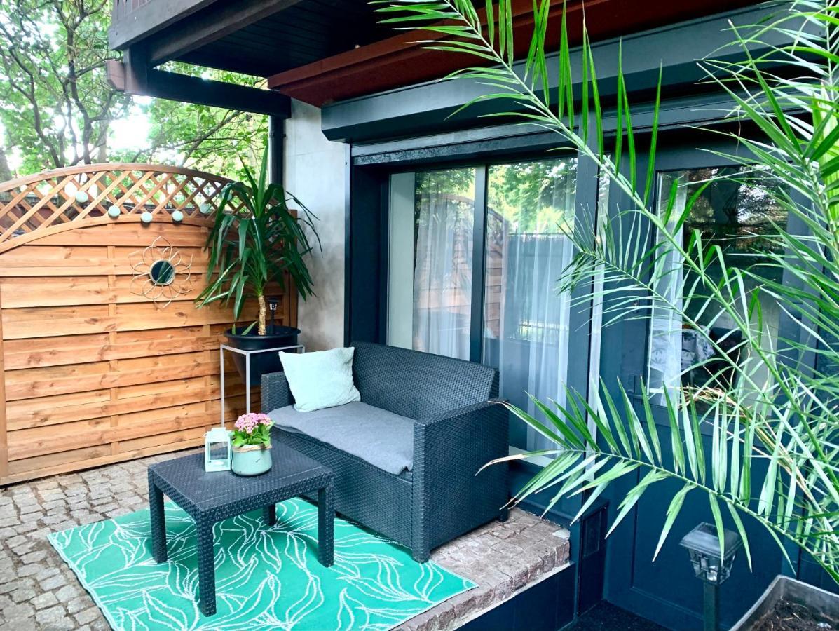 Uroczy Apartament Z Patio Szczecin Exterior foto